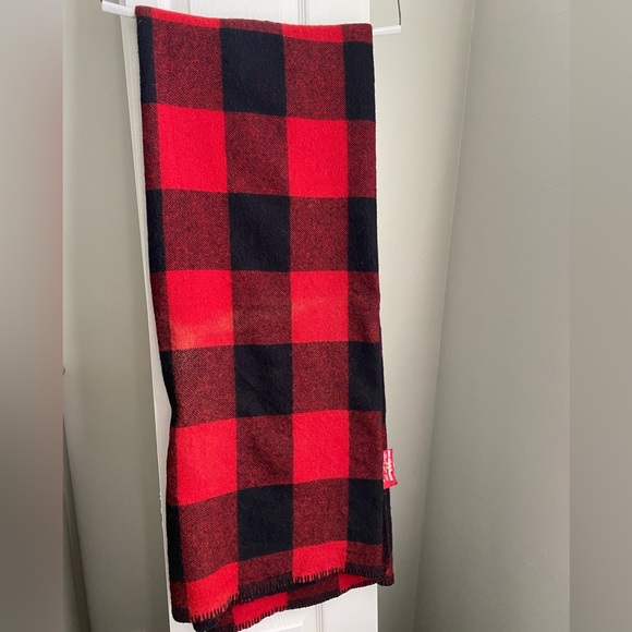 Marlboro Country Store Other - Marlboro Country Store Wool Blankey